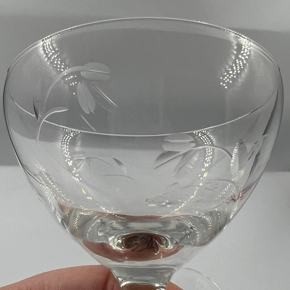 Vintage Clear Etched Champagne Wine Glasses Floral Flower Set 2 MCM Midcentury - Picture 10 of 12